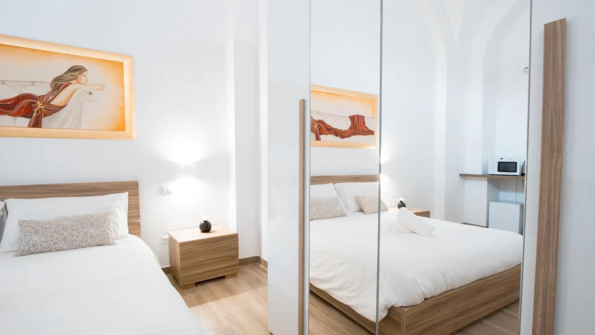 Hotel La Pigna Bari 0*,  Italia